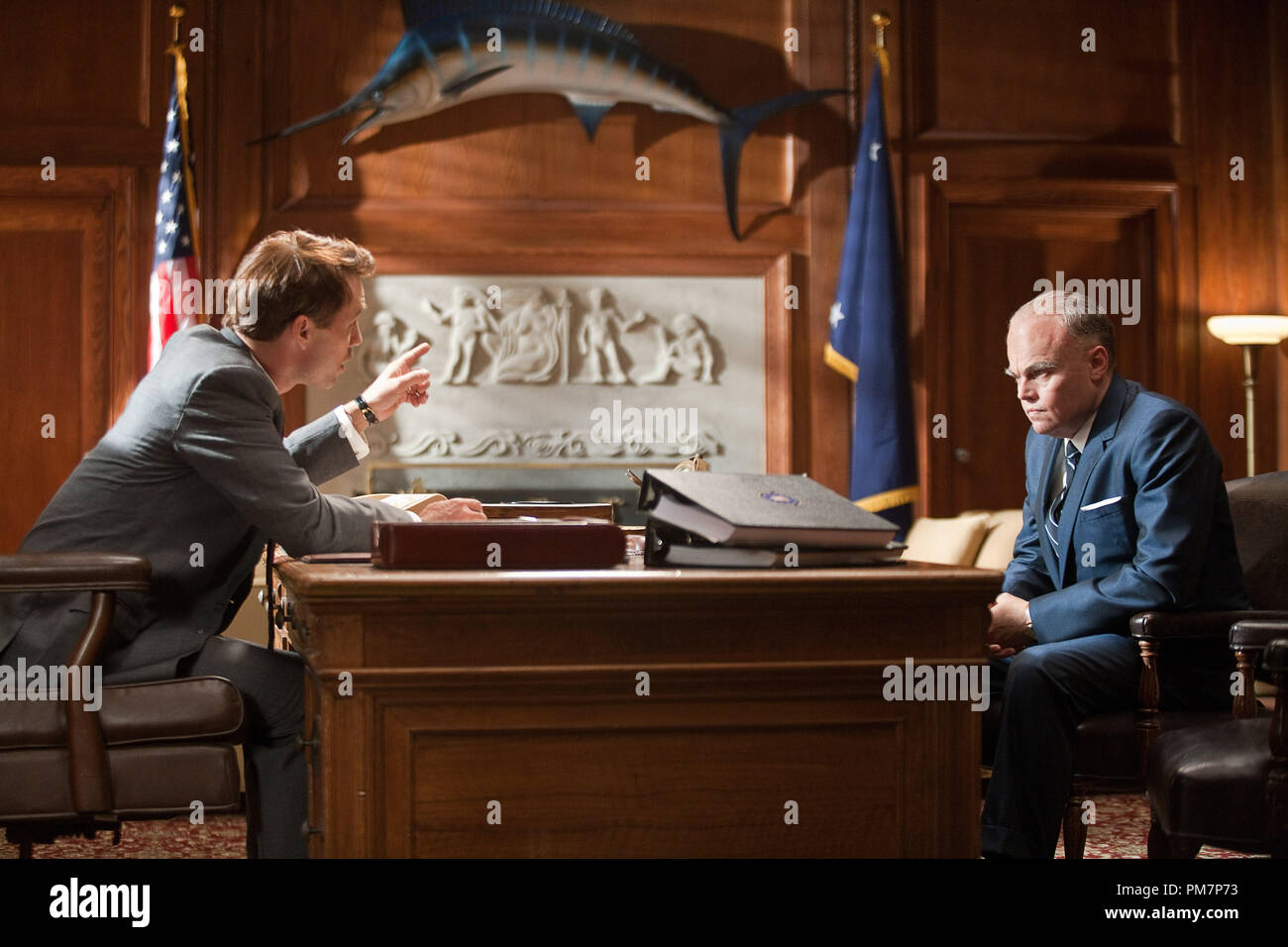 (L-r) JEFFREY DONOVAN que Robert F. Kennedy et LEONARDO DiCAPRIO dans J. Edgar Hoover à la Warner Bros Pictures, le théâtre "J. EDGAR," un communiqué de Warner Bros Pictures. Banque D'Images