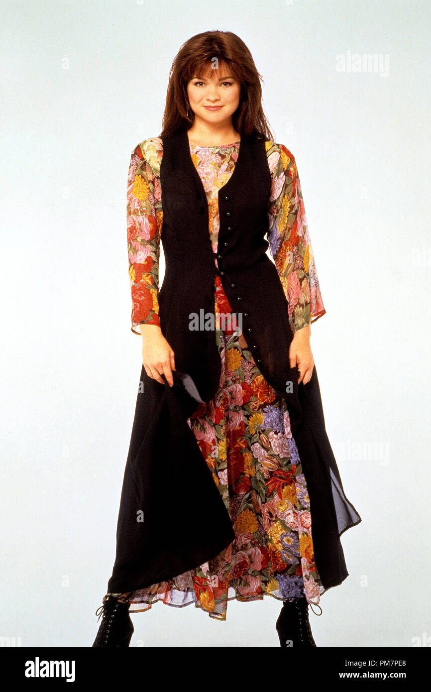 Photo du film / publicité encore de 'Cafe Americain' Valerie Bertinelli 1993 Référence de fichier #  31371386THA pour un usage éditorial uniquement Tous droits réservés Banque D'Images