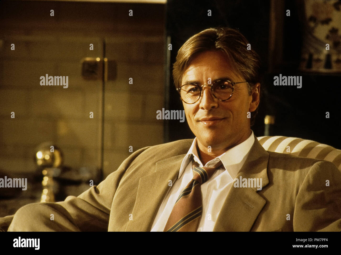 Photo du film / publicité encore de 'Né hier' Don Johnson © 1993 Hollywood Pictures Photo Credit : Melinda Sue Gordon Référence #  31371395THA pour un usage éditorial uniquement Tous droits réservés Banque D'Images