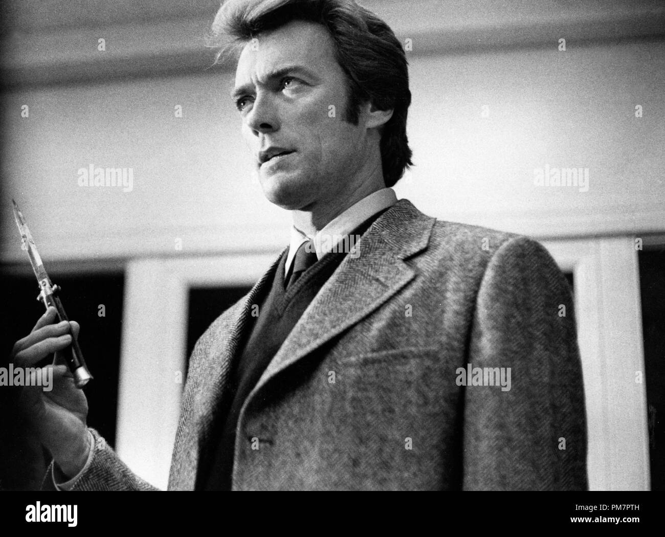 Studio publicité Still : 'Dirty Harry' Clint Eastwood 1971 Warner référence du fichier # 31386 1047THA Banque D'Images