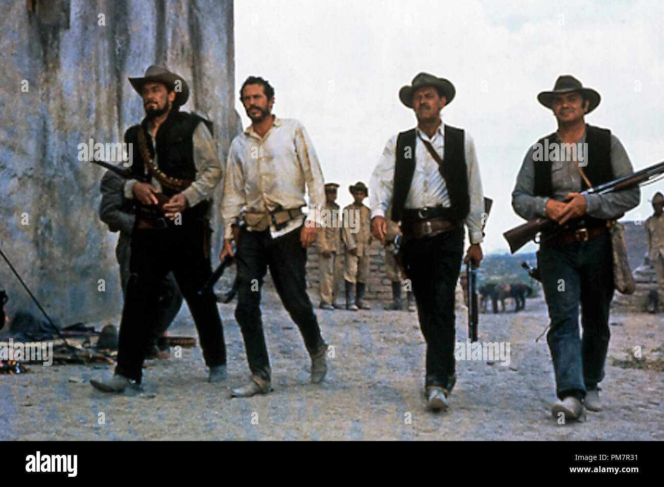 Studio publicité Still : 'The Wild Bunch' Ben Johnson, Warren Oates, William Holden, Ernest Borgnine 1969 Warner référence du fichier 31386 1120THA Banque D'Images