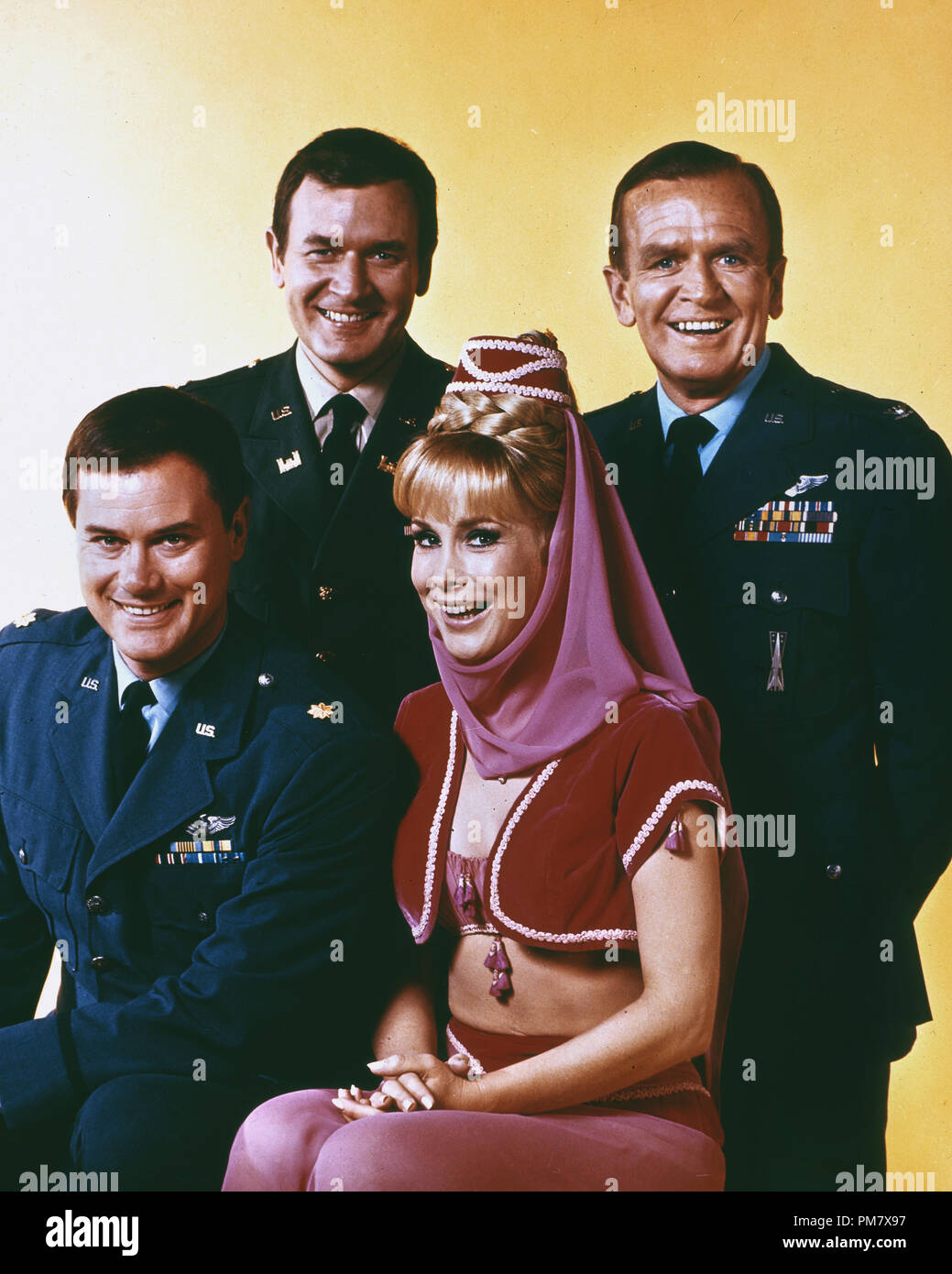 Publicité studio de toujours 'Je rêve de Jeannie' Barbara Eden, Larry Hagman, Bill Daily, Hayden Rorke vers 1966 référence # 31537_627THA Banque D'Images