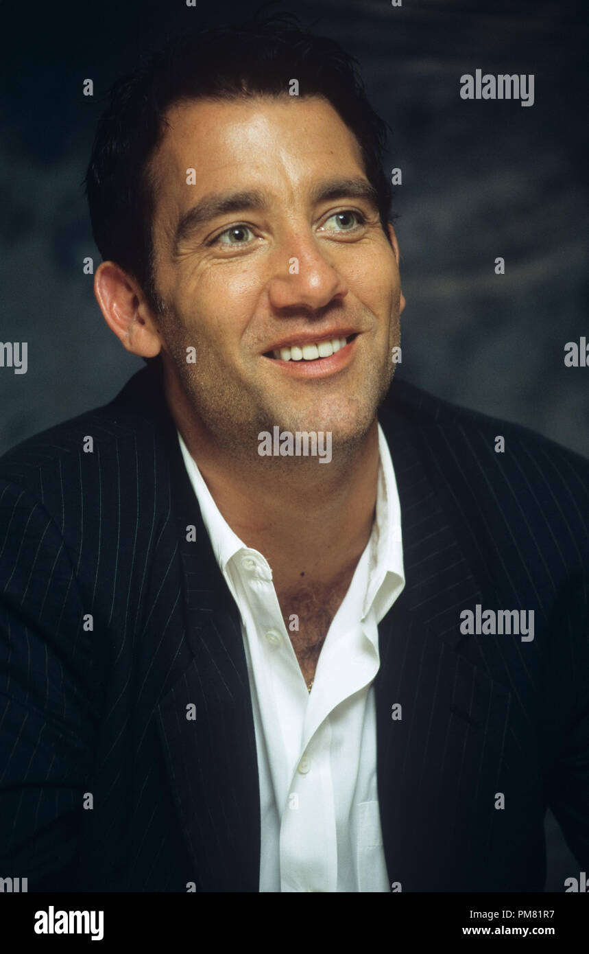 Clive Owen, 2004. La reproduction par les tabloïds américains est absolument interdit. © CCR /Le Hollywood Archive - Tous droits réservés référence #  31315 042 Banque D'Images