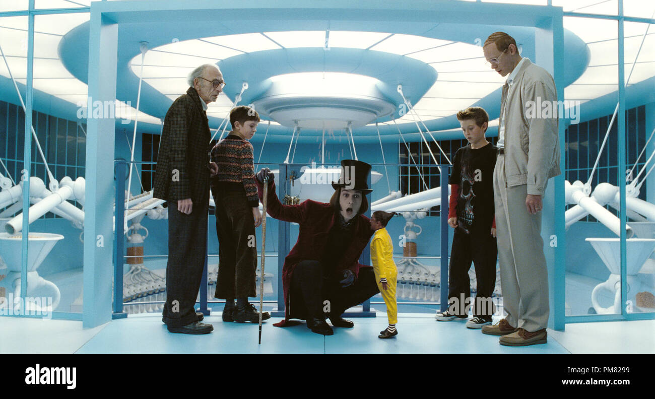 'Charlie et la Chocolaterie' David Kelly, Freddie Highmore, Johnny Depp, Deep Roy, Jordan Fry, Adam Godley Banque D'Images