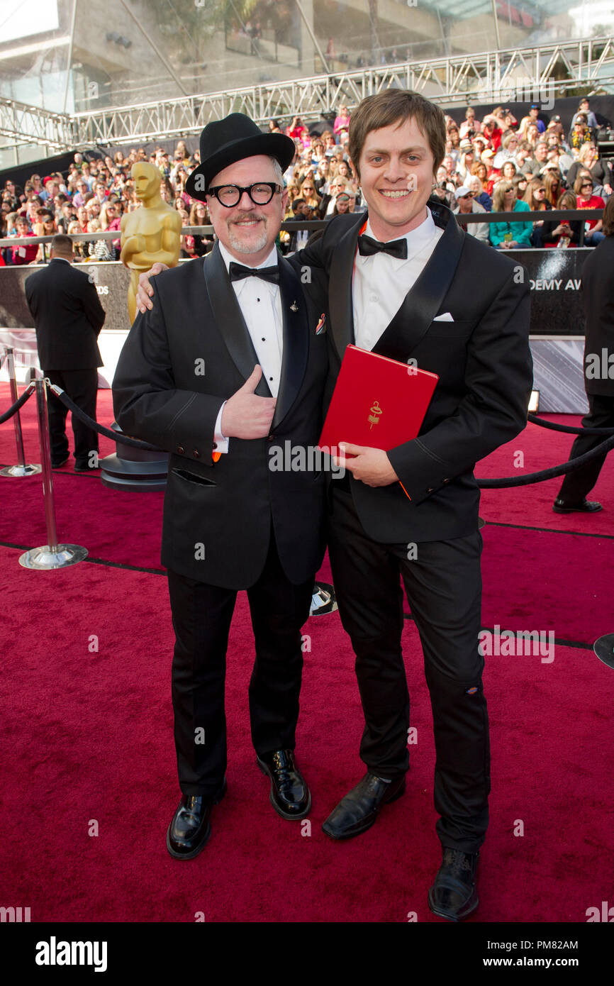 William Joyce, nommé Oscar du meilleur court métrage d'animation, et Brandon Oldenburg, nommé Oscar du meilleur court métrage d'animation, arrivent pour le 84e congrès annuel de l'Academy Awards d'Hollywood, CA, le 26 février 2012. Banque D'Images