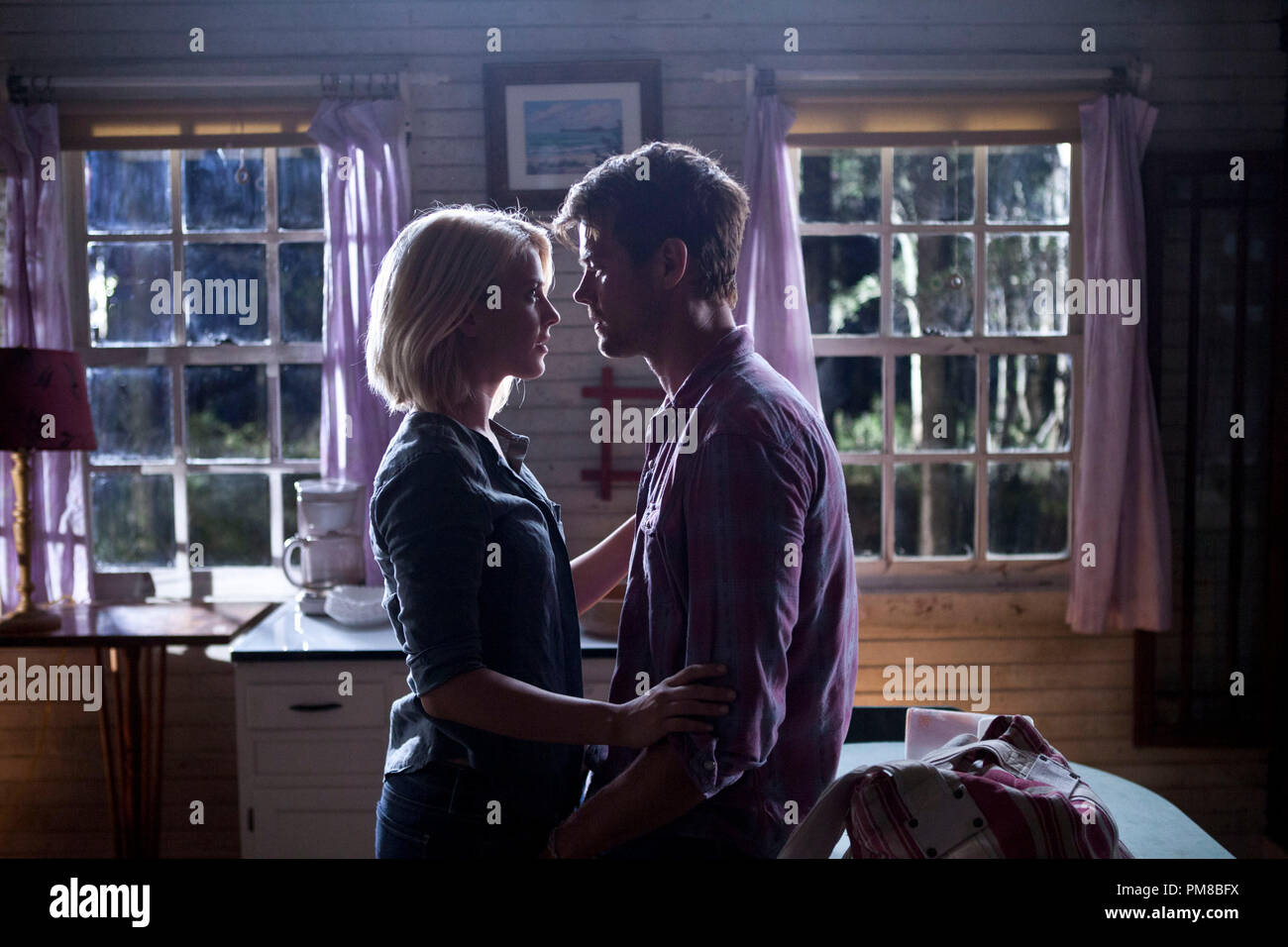 Julianne Hough et Josh Duhamel dans la relativité star Media refuge sûr.' © 2012 Refuge Productions. Tous droits réservés. Crédit photo : James Bridges Banque D'Images