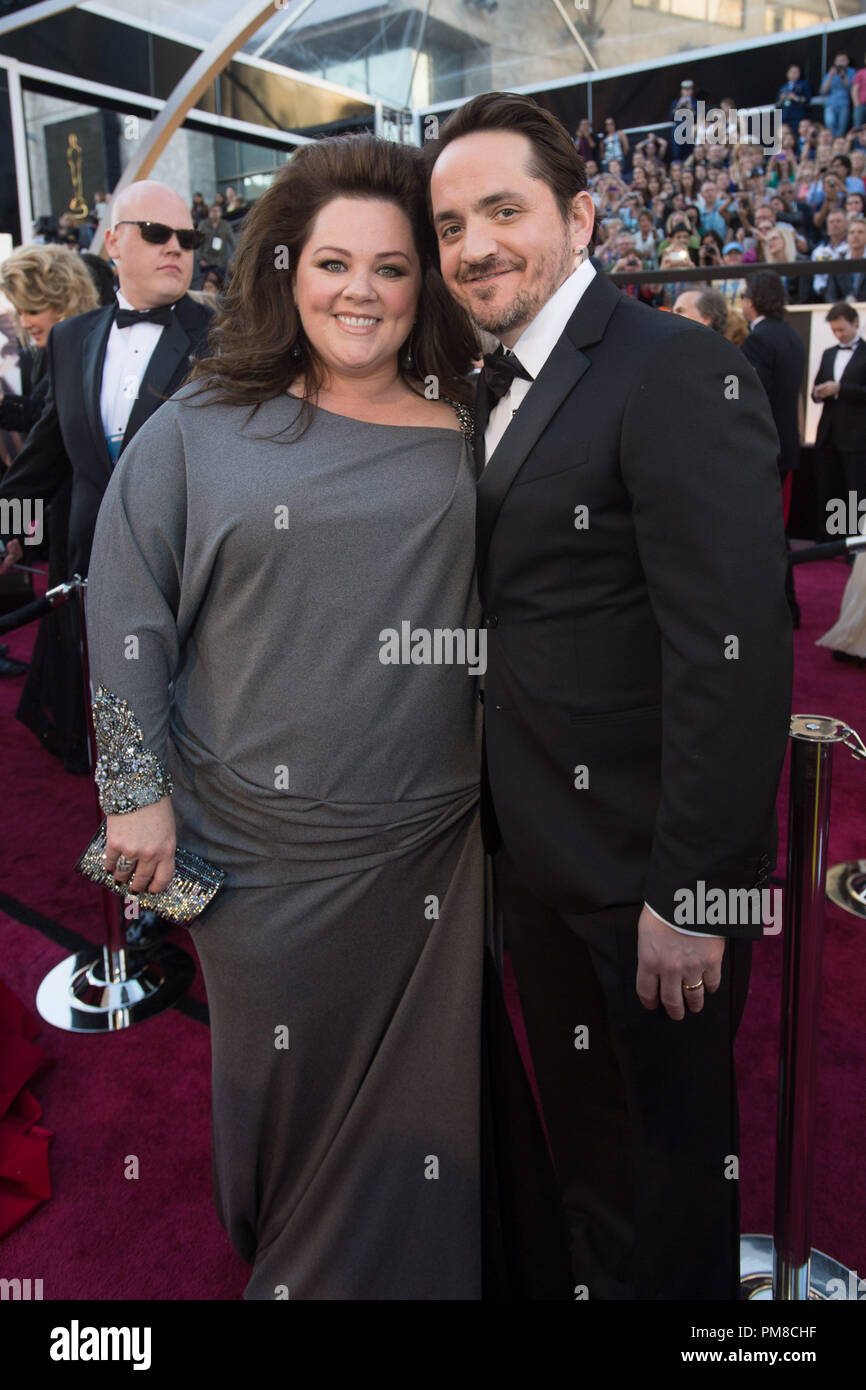 Melissa McCarthy et Ben Falcone arrivent pour les Oscars® au Théâtre Dolby® à Hollywood, CA, le 24 février 2013. Banque D'Images