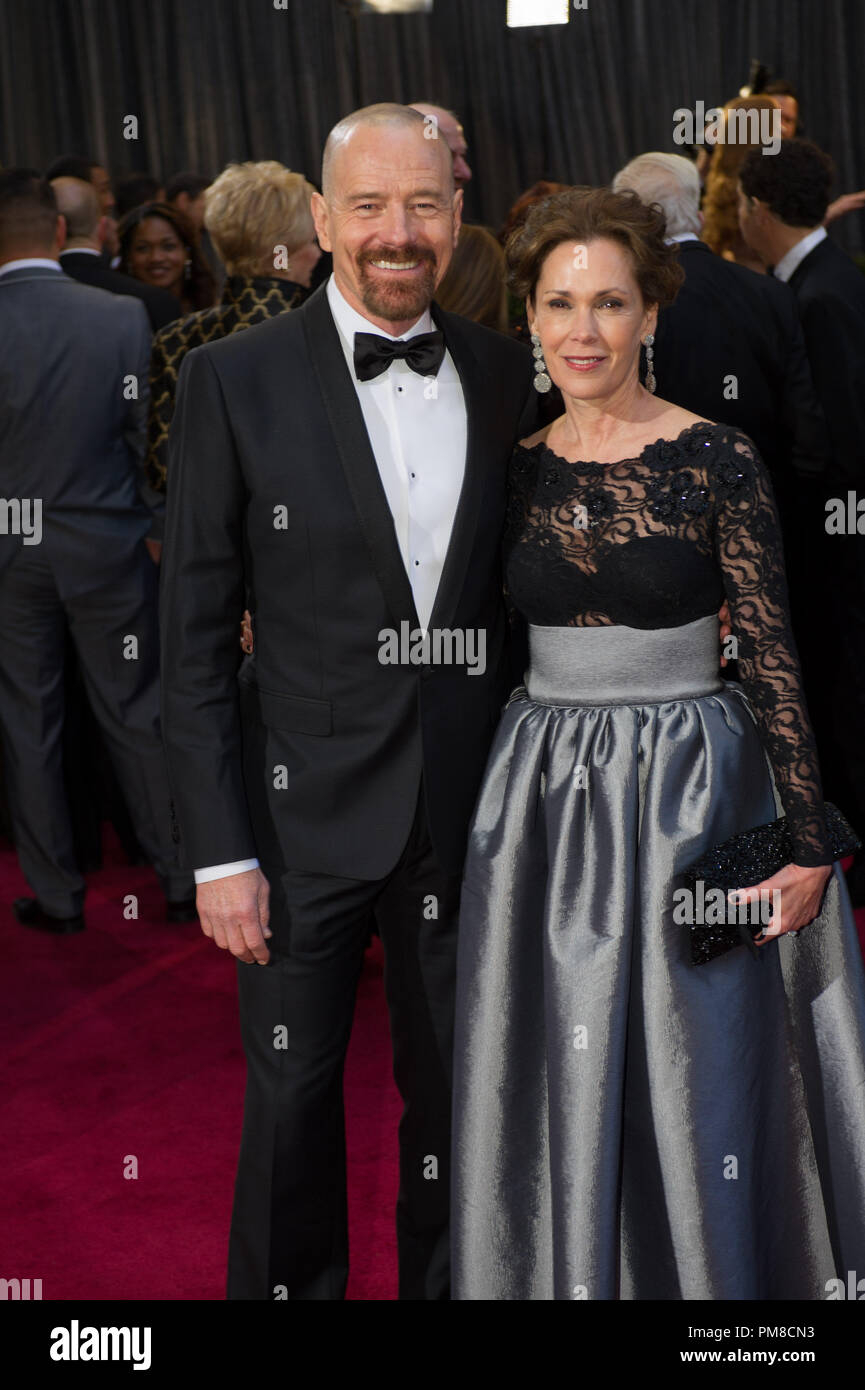 Bryan Cranston et Robin Dearden arrivent pour les Oscars® au Théâtre Dolby® à Hollywood, CA, le 24 février 2013. Banque D'Images