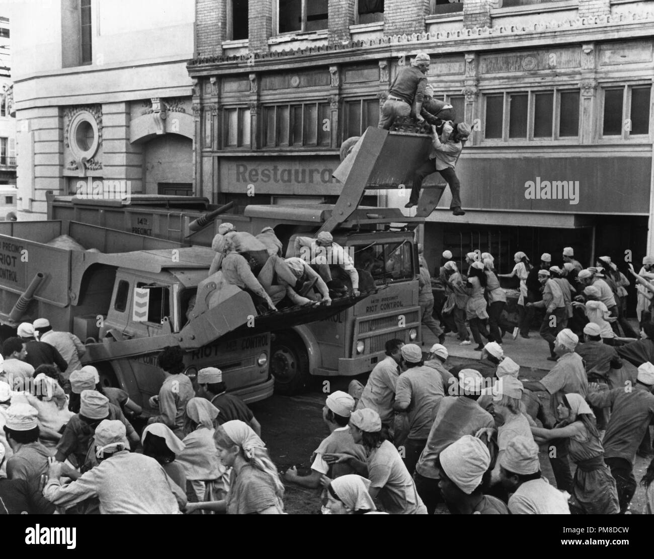 Publicité studio de photo du film 'Soylent Green' 1973 MGM Référence de dossier # 31955_485THA Banque D'Images