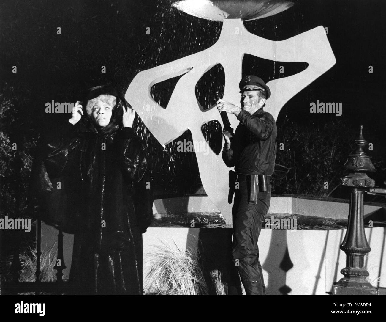 Studio publicité film still de 'Omega Man' Charlton Heston 1971 Warner Brothers référence #  31955 Fichier 492THA Banque D'Images
