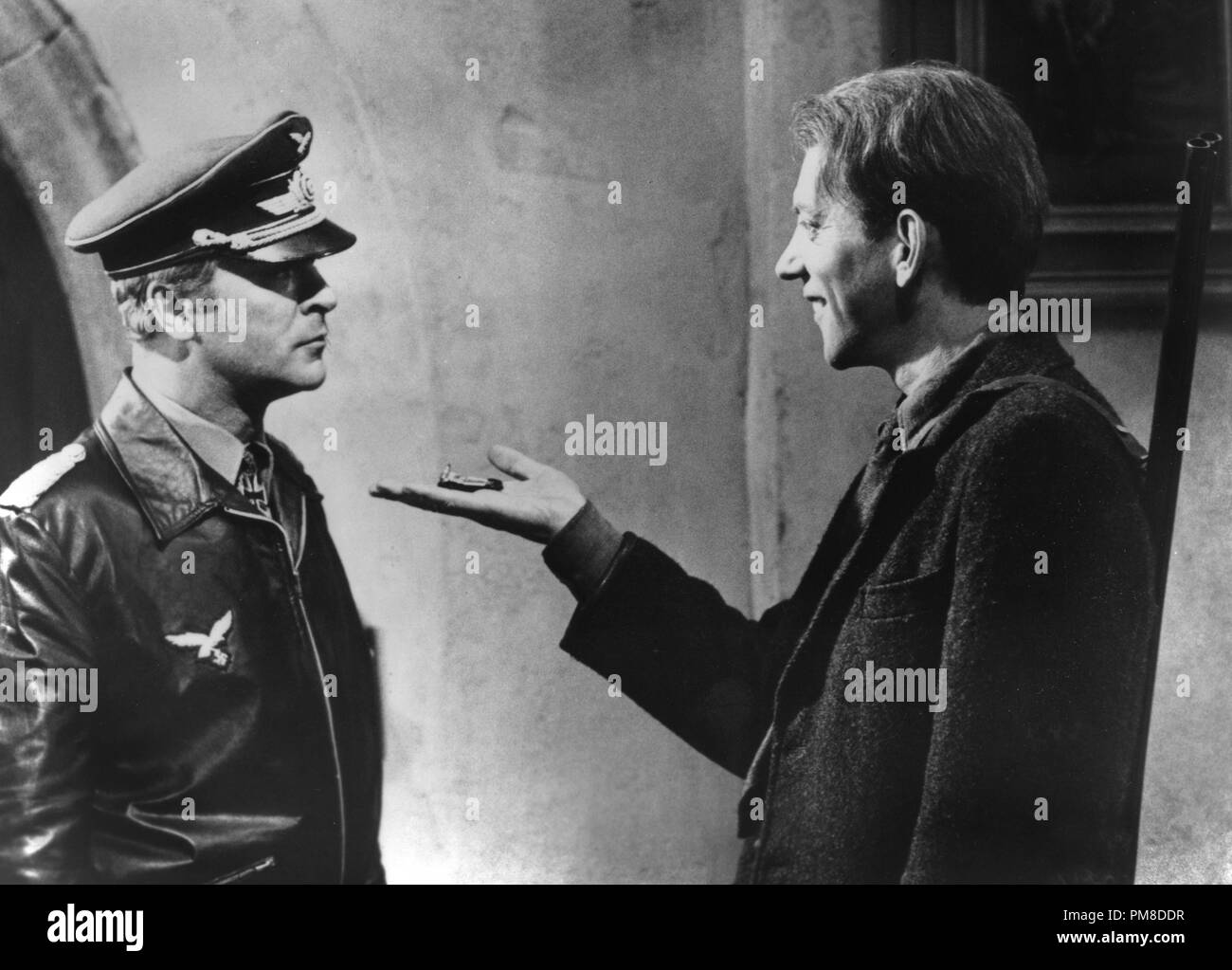 Studio publicité film still from 'The Eagle has Landed" Michael Caine, Donald Sutherland 1976 Columbia Picutres référence #  31955 Fichier 508THA Banque D'Images