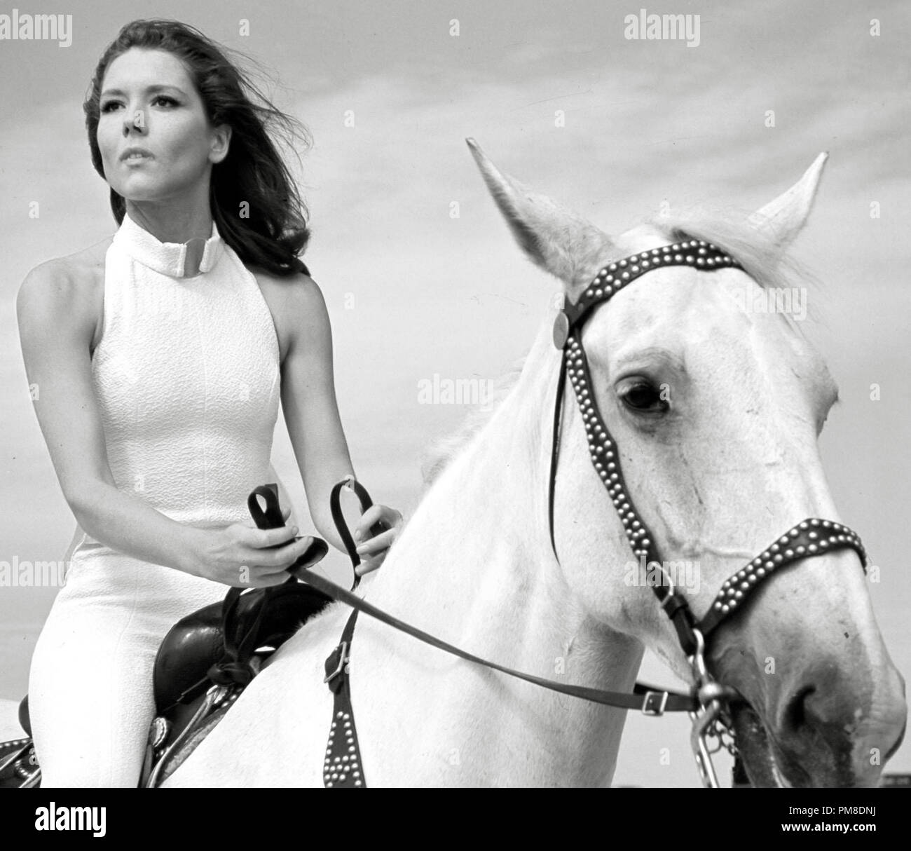 Diana Rigg 'The Avengers' vers 1968. Référence #  31202 Fichier 125THA Banque D'Images