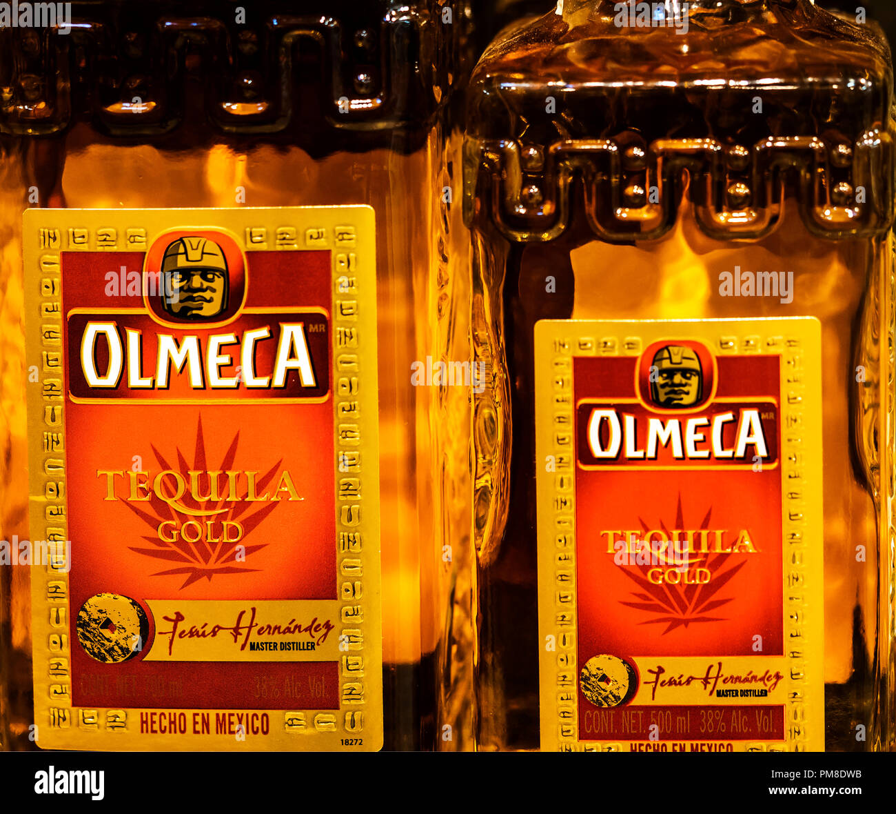 Olmeca Tequila vu dans le magasin. Olmeca Tequila tequila est un produit en Jalisco, Mexique. Olmeca est administré par le Groupe Pernod Ricard. Banque D'Images