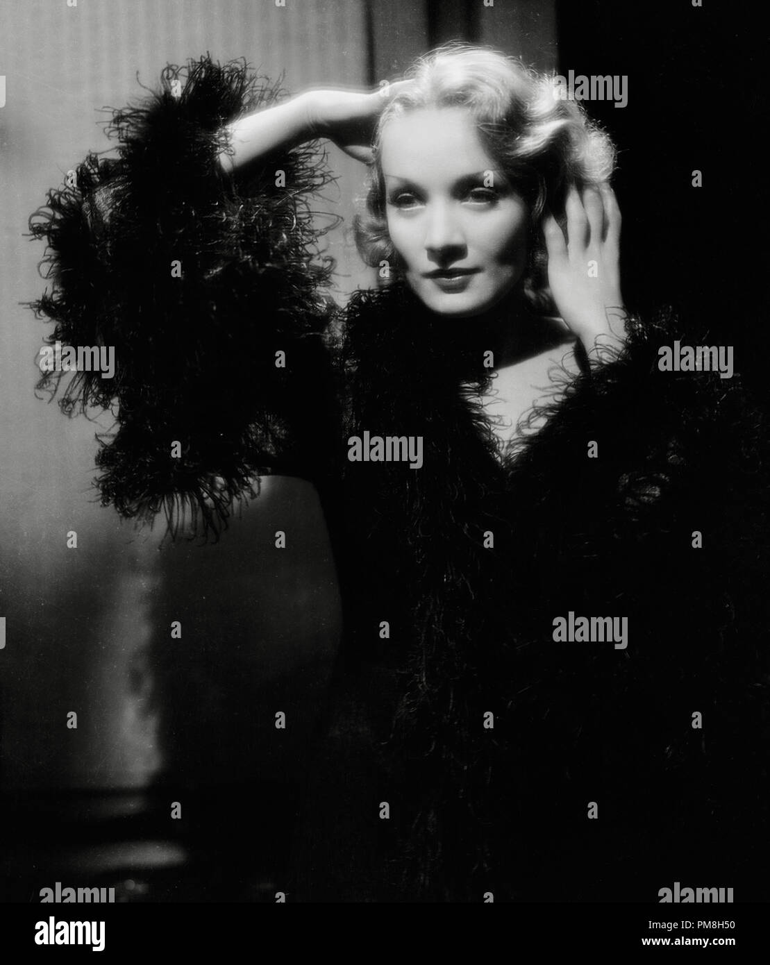 (Archivage classique du cinéma - Marlene Dietrich rétrospective) 'Shanghai Express' Marlene Dietrich 1932 Cinéma Paramount Publishers Collection de référence de dossier 31496 035THA Banque D'Images