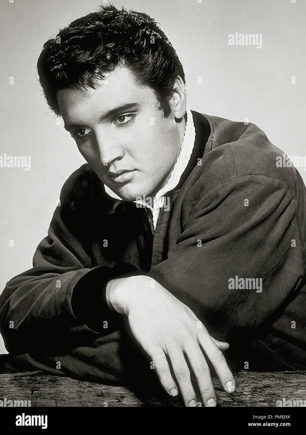 (Archivage classique du cinéma - Rétrospective) Elvis Presley Elvis Presley, vers 1957. Référence #  31616 Fichier 056THA Banque D'Images