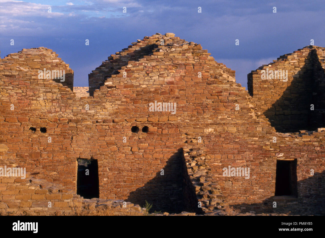 Ruines Anasazi de Pueblo del Arroyo, Chaco Canyon, Nouveau Mexique. Photographie Banque D'Images