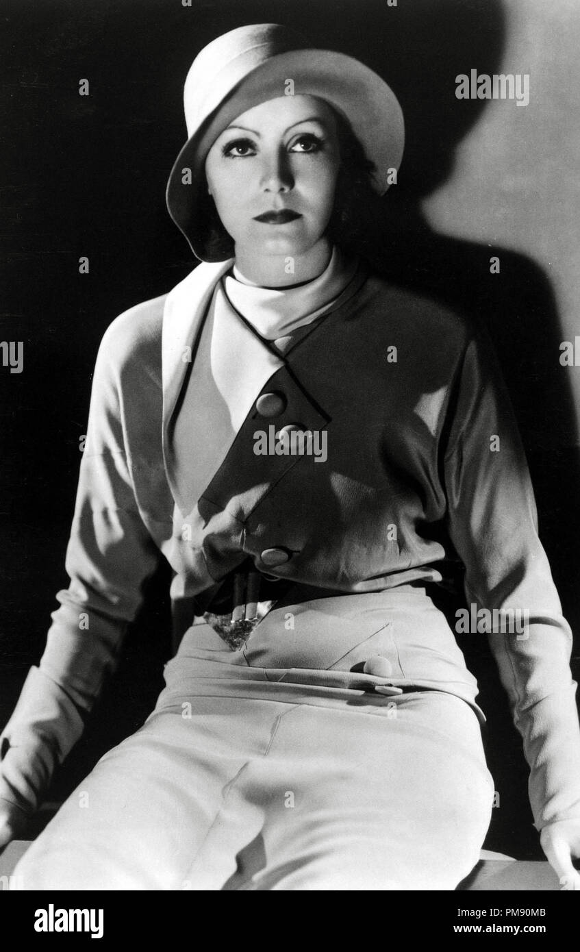 Archives - Cinéma (Classique) Rétrospective Greta Garbo Greta Garbo, vers 1930. Référence #  31523 Fichier 026THA Banque D'Images
