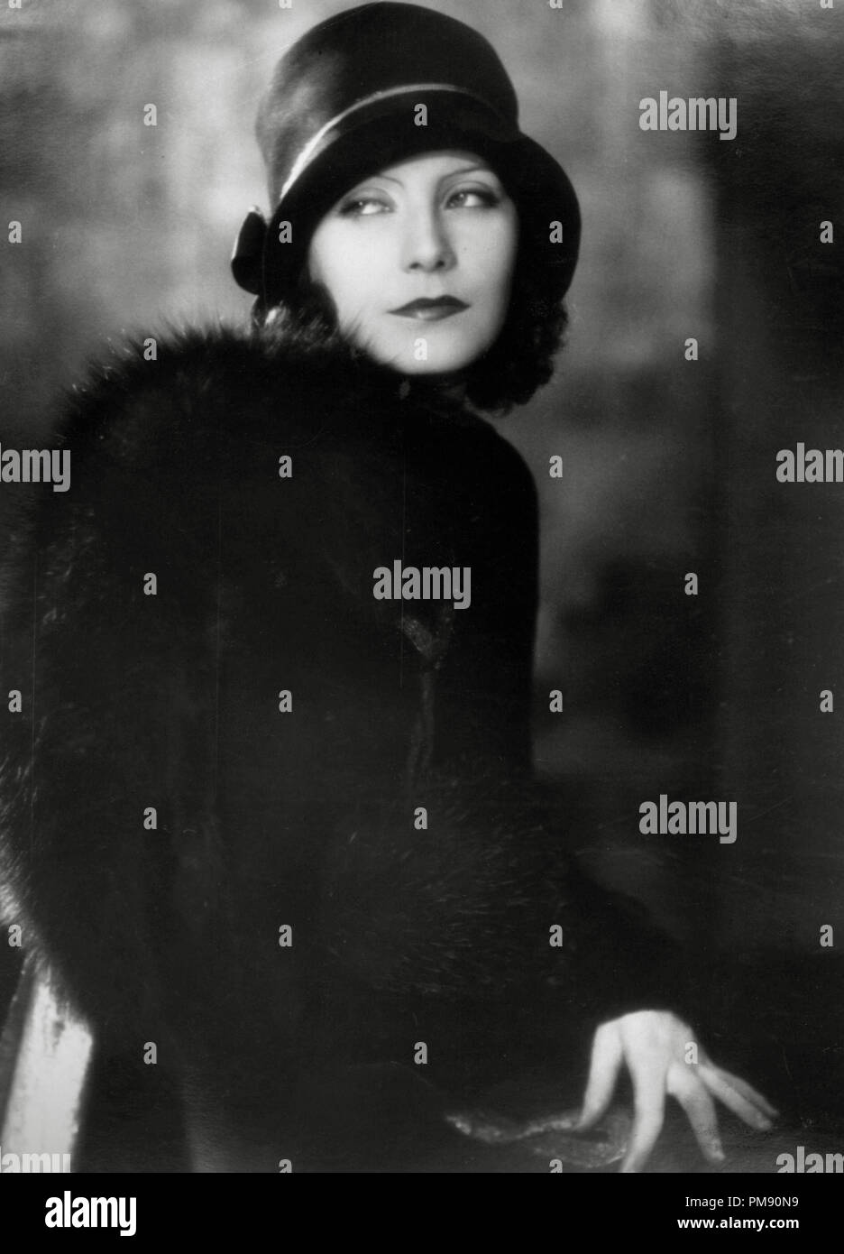 (Archival Classic Cinema - Greta Garbo Retrospective) Greta Garbo, circa 1927 référence du fichier 31523 033THA Banque D'Images