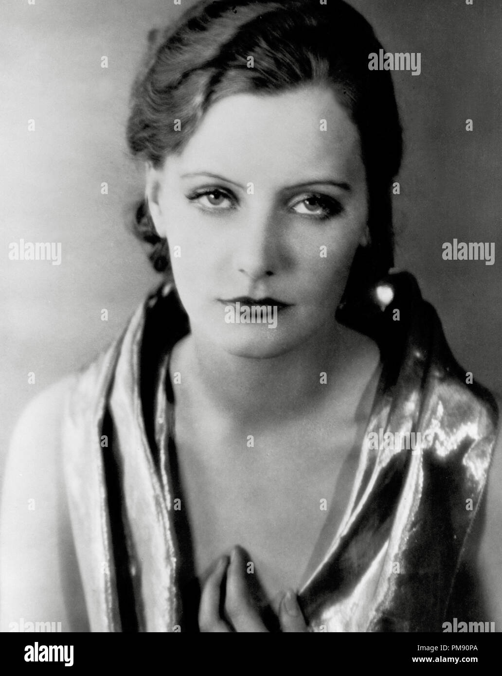 Archives - Cinéma (Classique) Rétrospective Greta Garbo Greta Garbo, 'Le torrent' de référence de dossier 31523 1926 046THA Banque D'Images