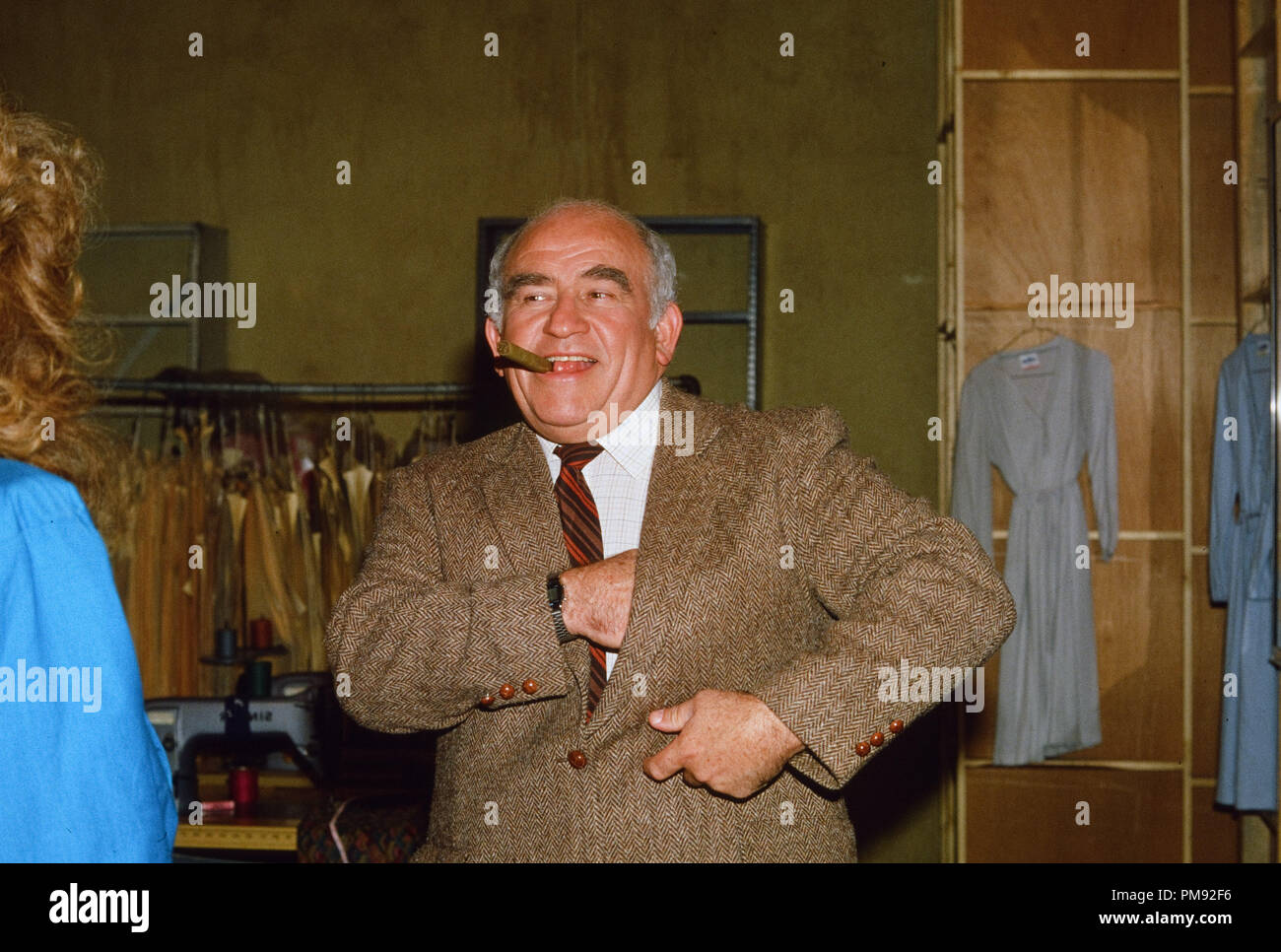 Ed Asner, vers 1984. Référence de fichier #  31537 213 CCR Banque D'Images