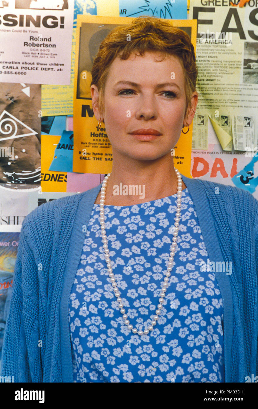 Toujours à partir de la publicité studio 'Les garçons perdus' Dianne Wiest Warner © 1987 Tous droits réservés n° de référence du fichier 31697056THA pour un usage éditorial uniquement Banque D'Images