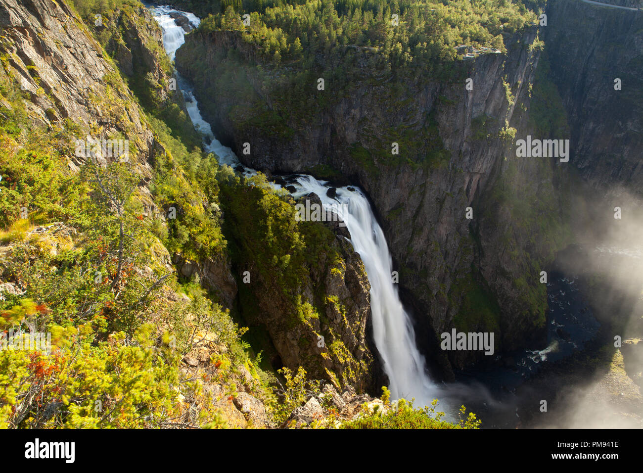 An der Kante der der Vöhringsfoss hardangervidda befindet sich an der Straße 7 Banque D'Images