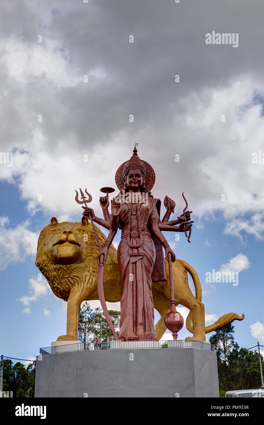 La statue géante de Durga au temple hindou Ganga Talao, Grand Bassin, Ile Maurice Banque D'Images