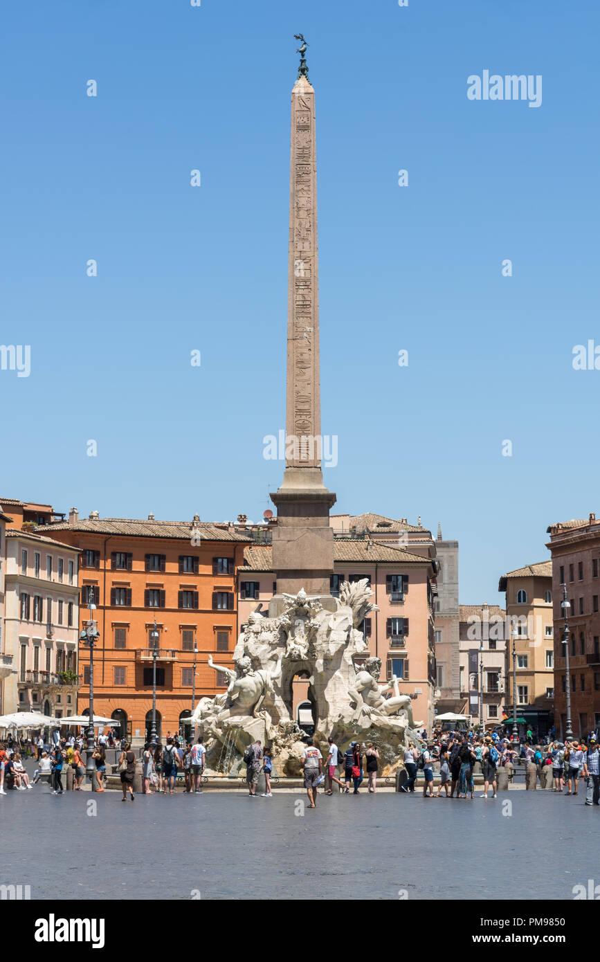 Fontana dei Quattro Fiumi, Piazza Navona, Rome, Italie Banque D'Images