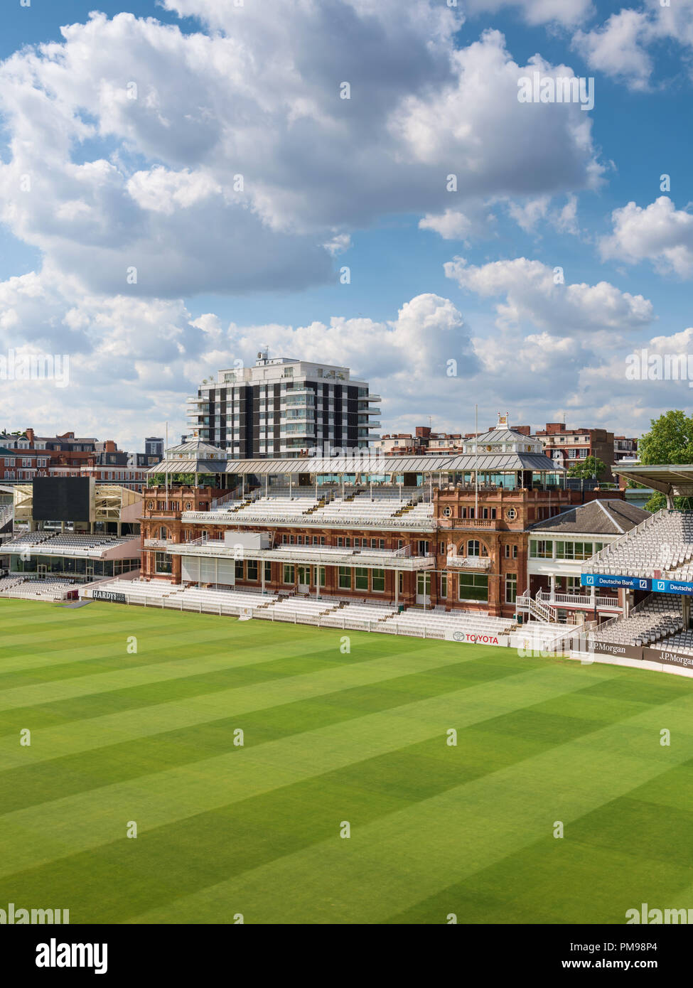 Pavillon de l'époque victorienne, le Lords Cricket Ground, London, UK Banque D'Images