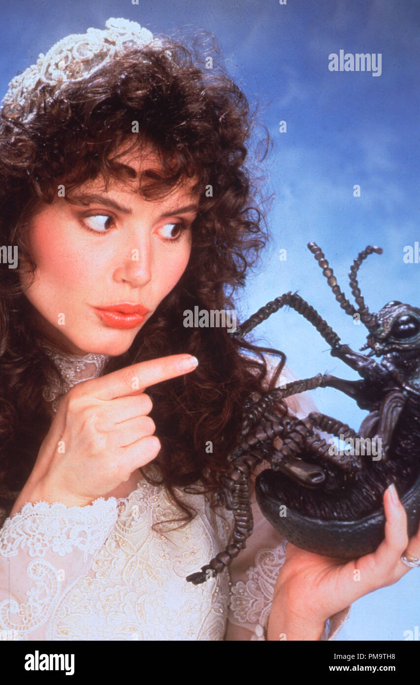 Publicité studio toujours de 'Beetlejuice' Geena Davis © 1988 Warner Tous Droits Réservés #  de référence fichier 31694348THA pour un usage éditorial uniquement Banque D'Images