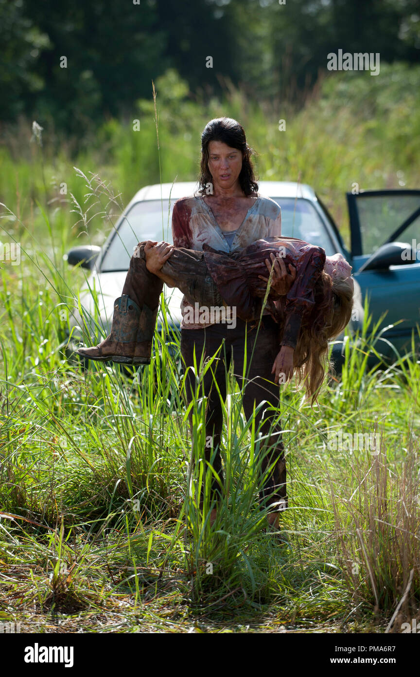Lilly (Audrey Marie Anderson) et Meghan (Murphy) - The Walking Dead - Saison  4, épisode 8 - Crédit photo : La page des gènes/AMC Photo Stock - Alamy
