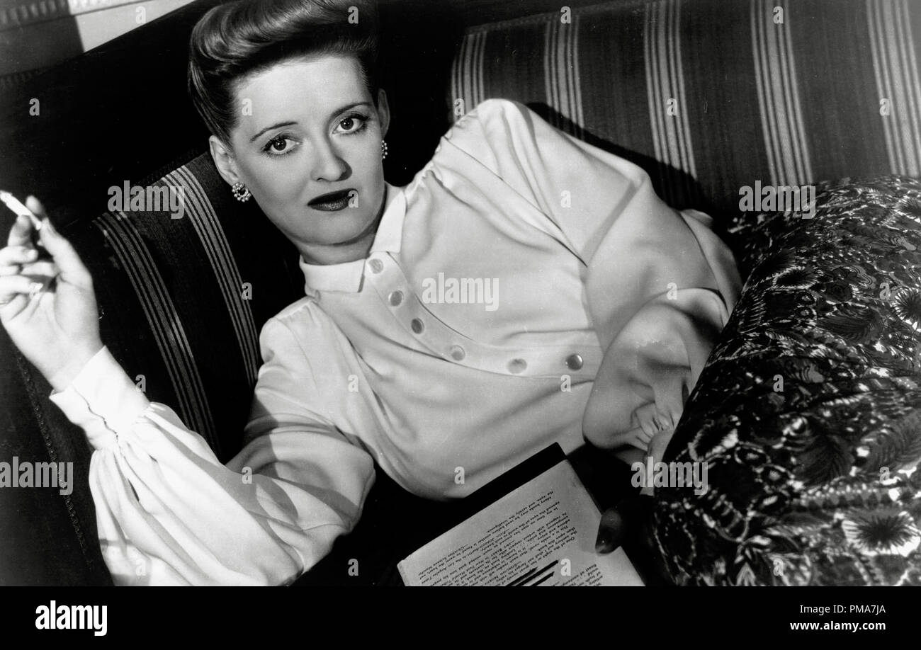 Bette Davis, "Maintenant, Voyager', 1942 Warner Bros. référence #  32263 515THA Banque D'Images