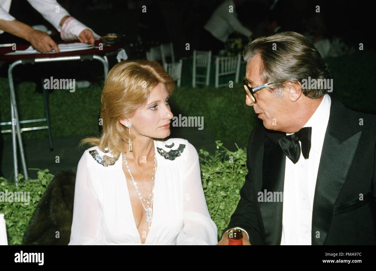 Robert Mitchum et Jill Ireland circa 1979 © CCR /Le Hollywood Archive - Tous droits réservés référence #  31955 830CCR Banque D'Images