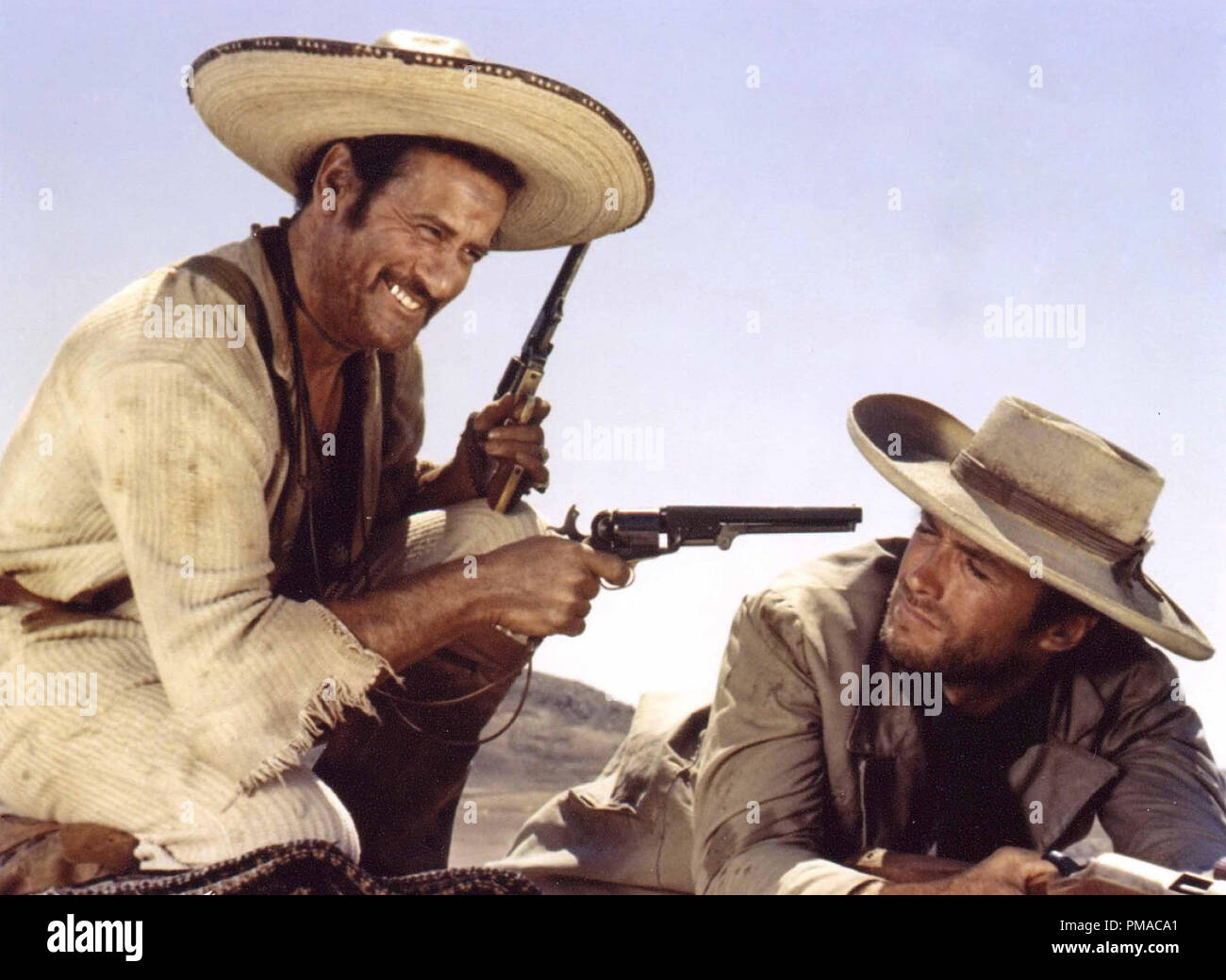 Clint Eastwood et Eli Wallach, 'Le Bon, la brute et le truand" de référence de dossier 32368 1966 088THA Banque D'Images