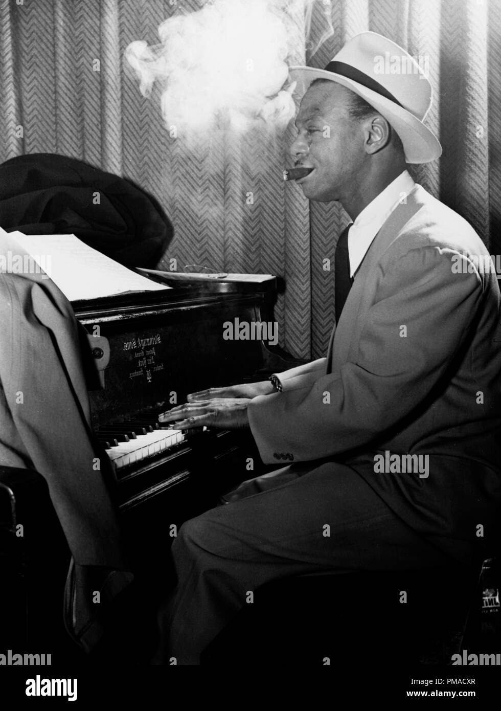 Portrait d'Earl Hines, New York, N.Y., vers mars 1947. Photo par : William P. Gottlieb référence #  32368 492THA Banque D'Images