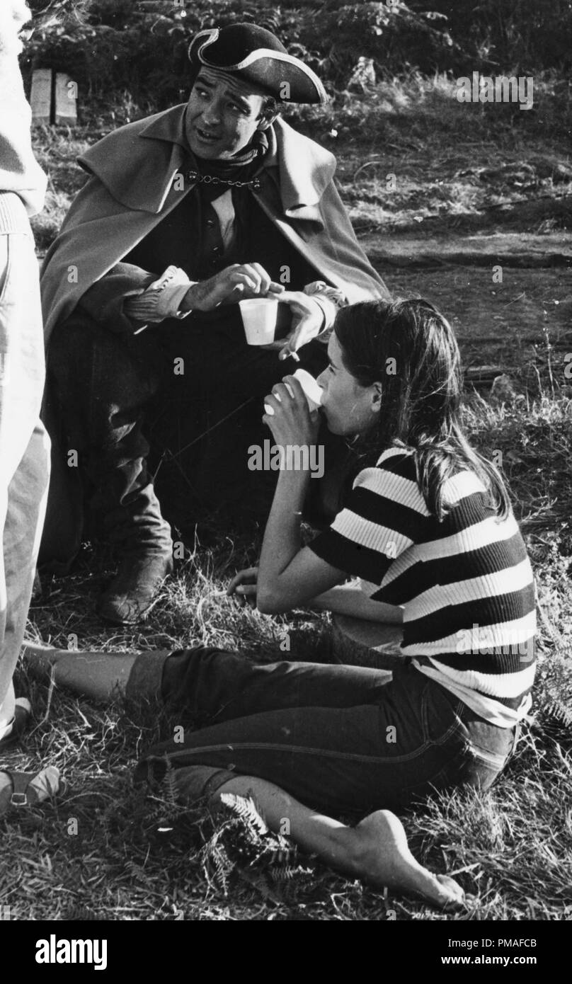 Geraldine Chaplin et Richard Johnson sur l'ensemble de "l'aventures amoureuses de Moll Flanders', 1964 © CCR /Le Hollywood Archive - Tous droits réservés référence #  32633 473THA Banque D'Images