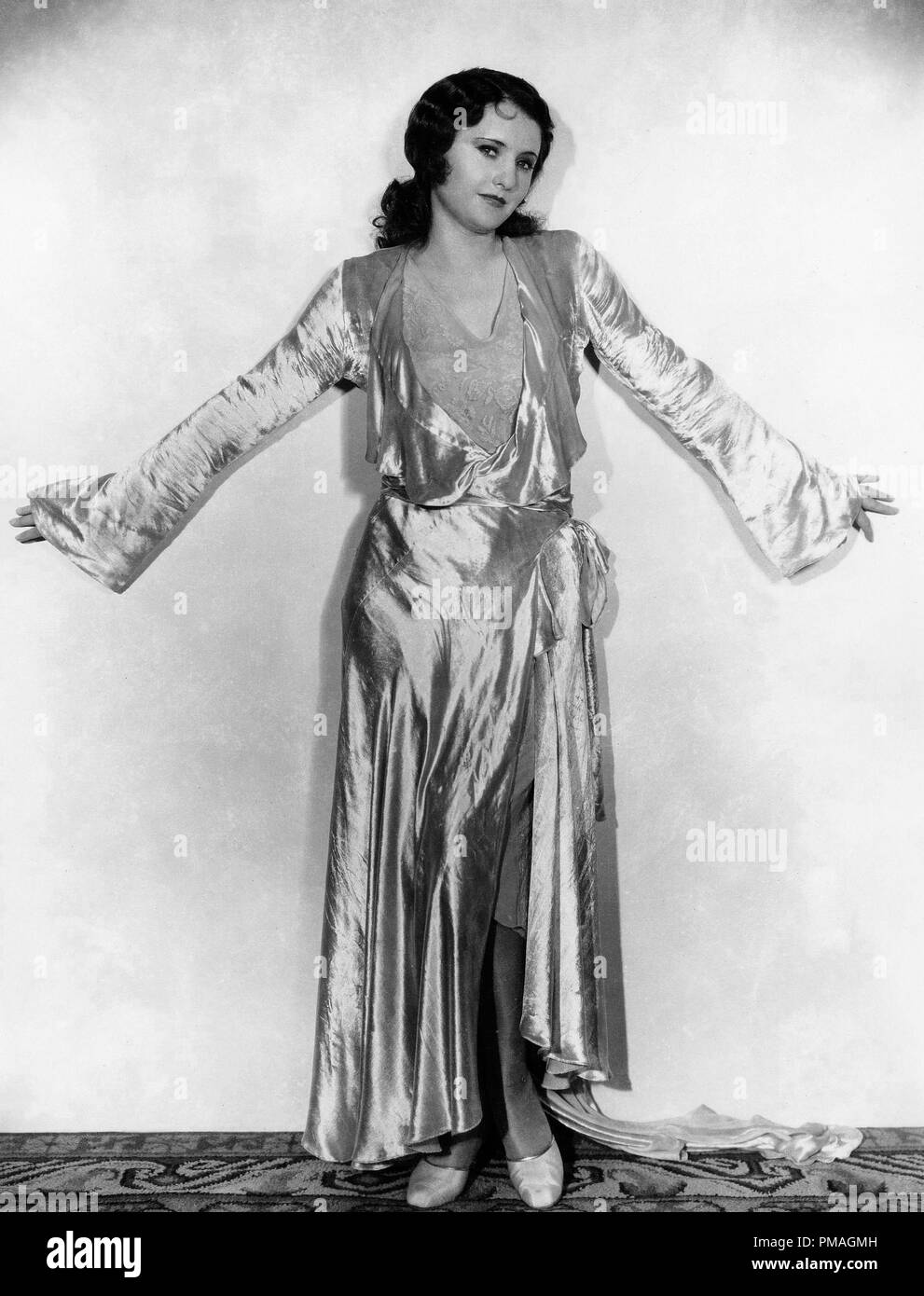 Barbara Stanwyck, 'Chers' de loisirs 1930 Colombie-Britannique référence #  32733 Fichier 189 THA Banque D'Images