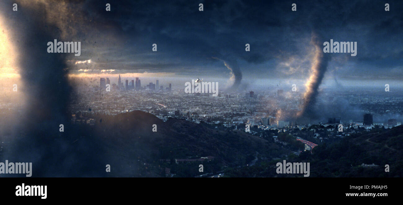 À la suite de changements climatiques cataclysmiques, tornades détruisent la plupart de Los Angeles "Après-demain" (2004) Banque D'Images