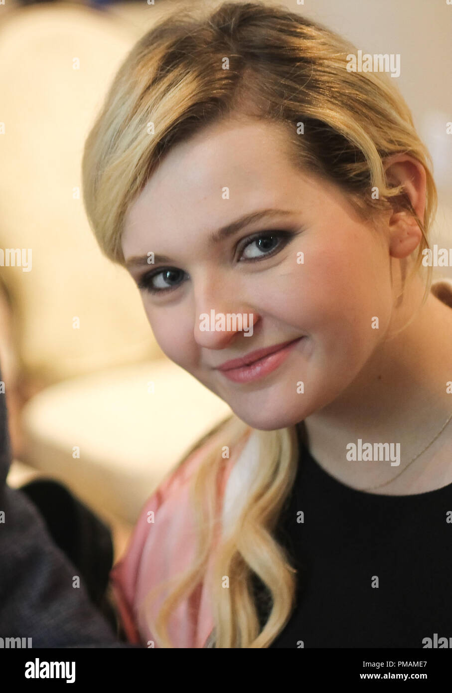 Abigail Breslin au 'Dirty Dancing' TV Film Conférence de presse tenue le 18 mai 2017 au Four Seasons Hotel de Beverly Hills, en Californie. Pas de tabloïds. Pas de ventes aux Etats-Unis pour 30 jours, de l'origination. Référence #  33320 Fichier 011CCR pour un usage éditorial uniquement - Tous droits réservés Banque D'Images