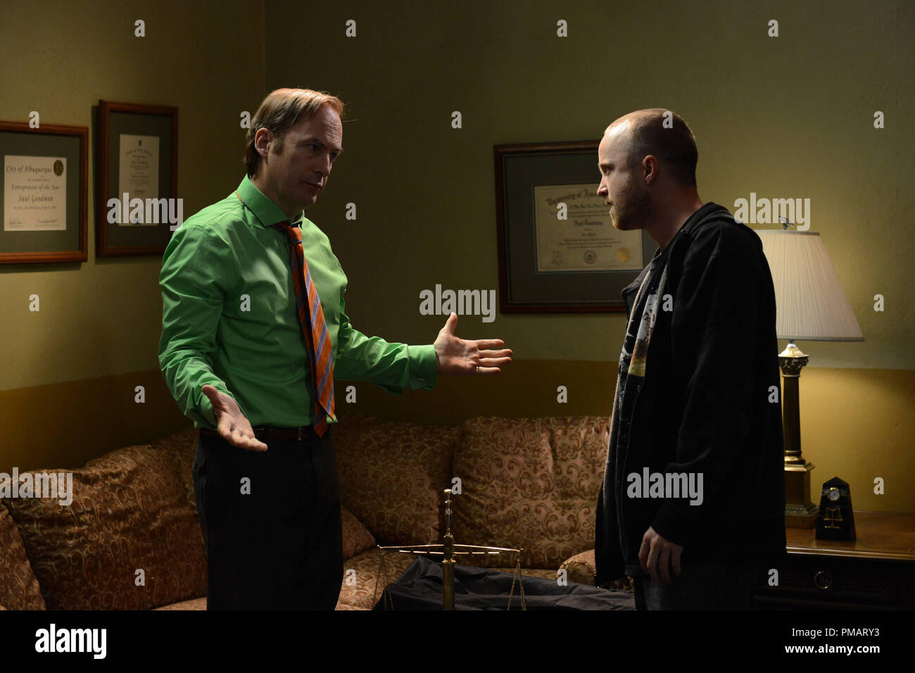 Saul Goodman (Bob Odenkirk) et Jesse Pinkman (Aaron Paul) - Breaking Bad - Saison  5, épisode 9 - Crédit photo : Ursula Coyote/AMC Photo Stock - Alamy