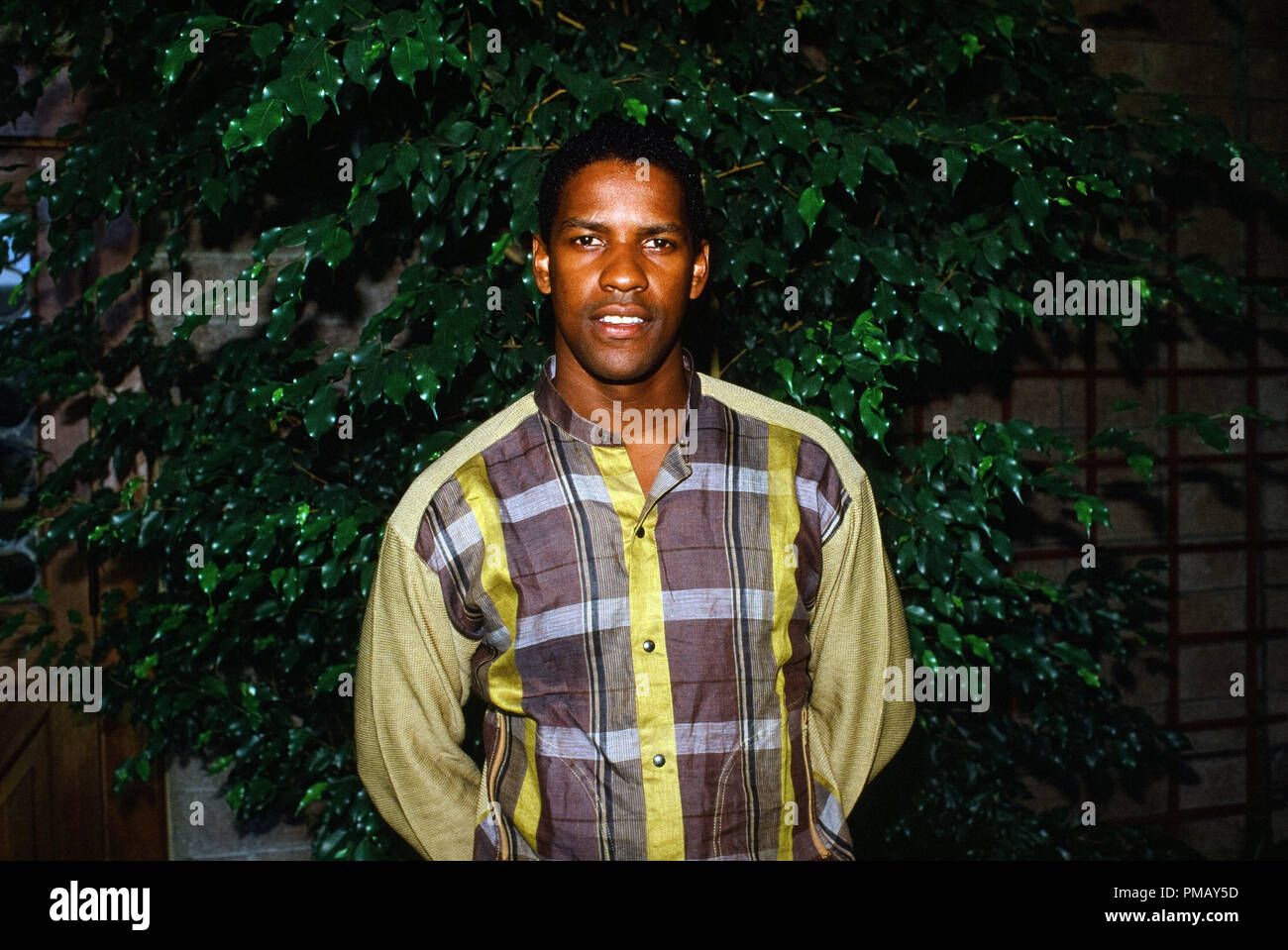 Denzel Washington vers 1982 Référence #  325557 Fichier 037CCR Banque D'Images