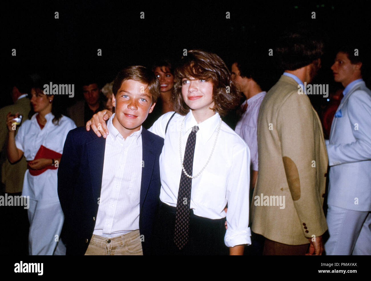 Jason Bateman et Justine Bateman vers 1984 référence #  32557_121THA Banque D'Images