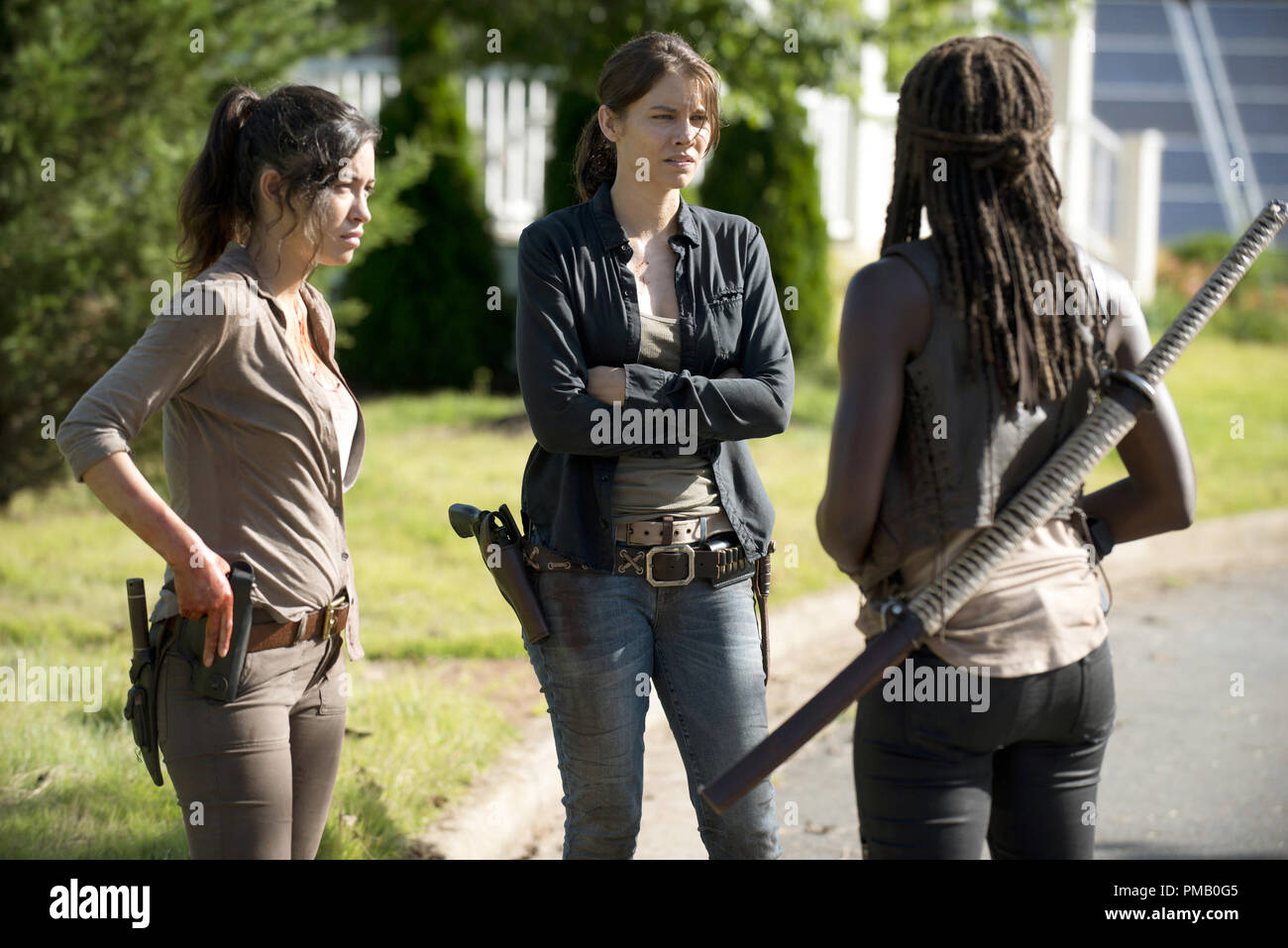 Christian Serratos comme Rosita Espinosa, Lauren Cohan que Maggie Danai Gurira et Greene comme Michonne - The Walking Dead Saison 5, épisode 5 - Crédit photo : La page des gènes/AMC Banque D'Images