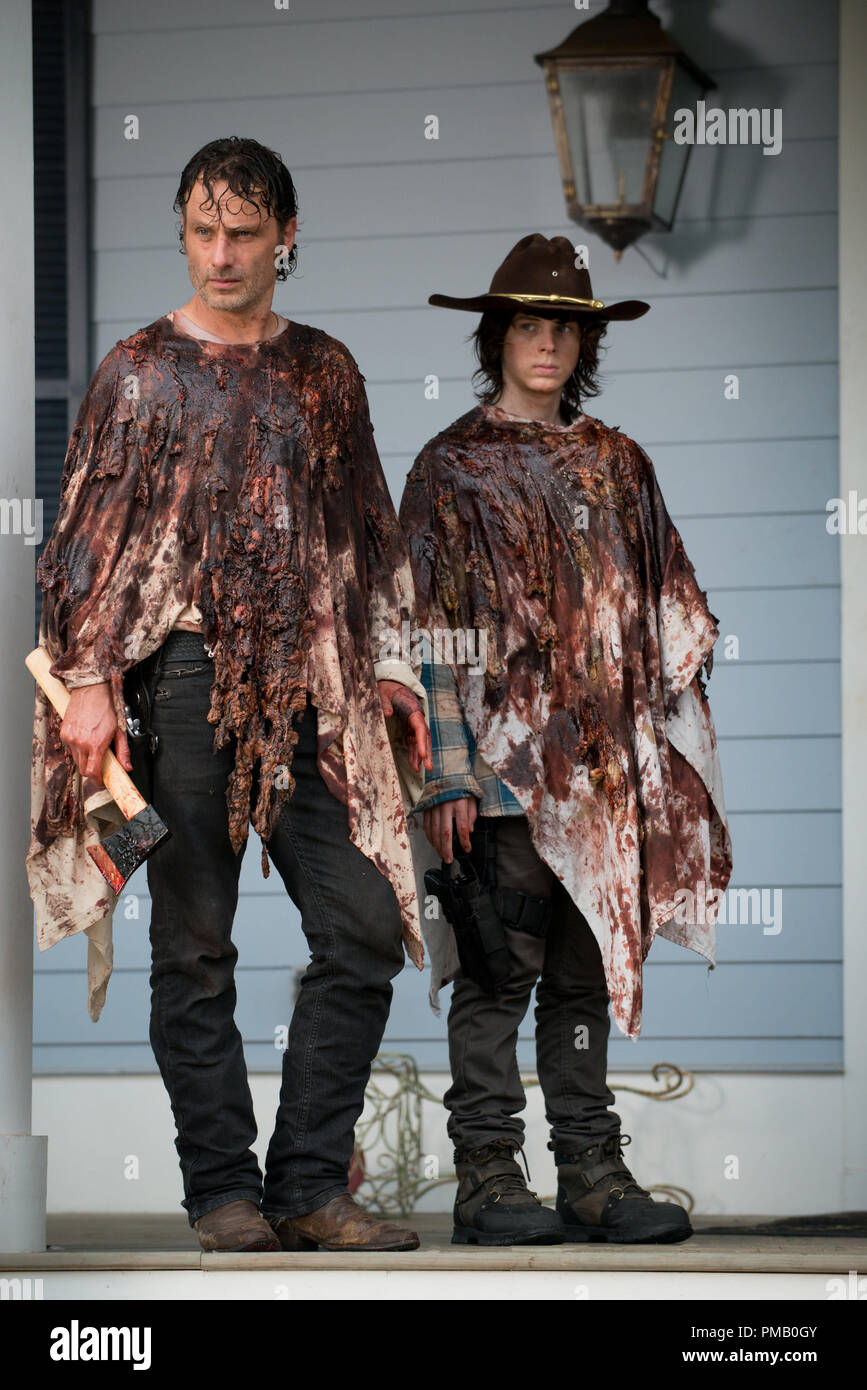 Andrew Lincoln comme Rick Grimes et Chandler Riggs comme Carl Grimes - The Walking  Dead Saison 6, épisode 8 - Crédit photo : La page des gènes/AMC Photo Stock  - Alamy