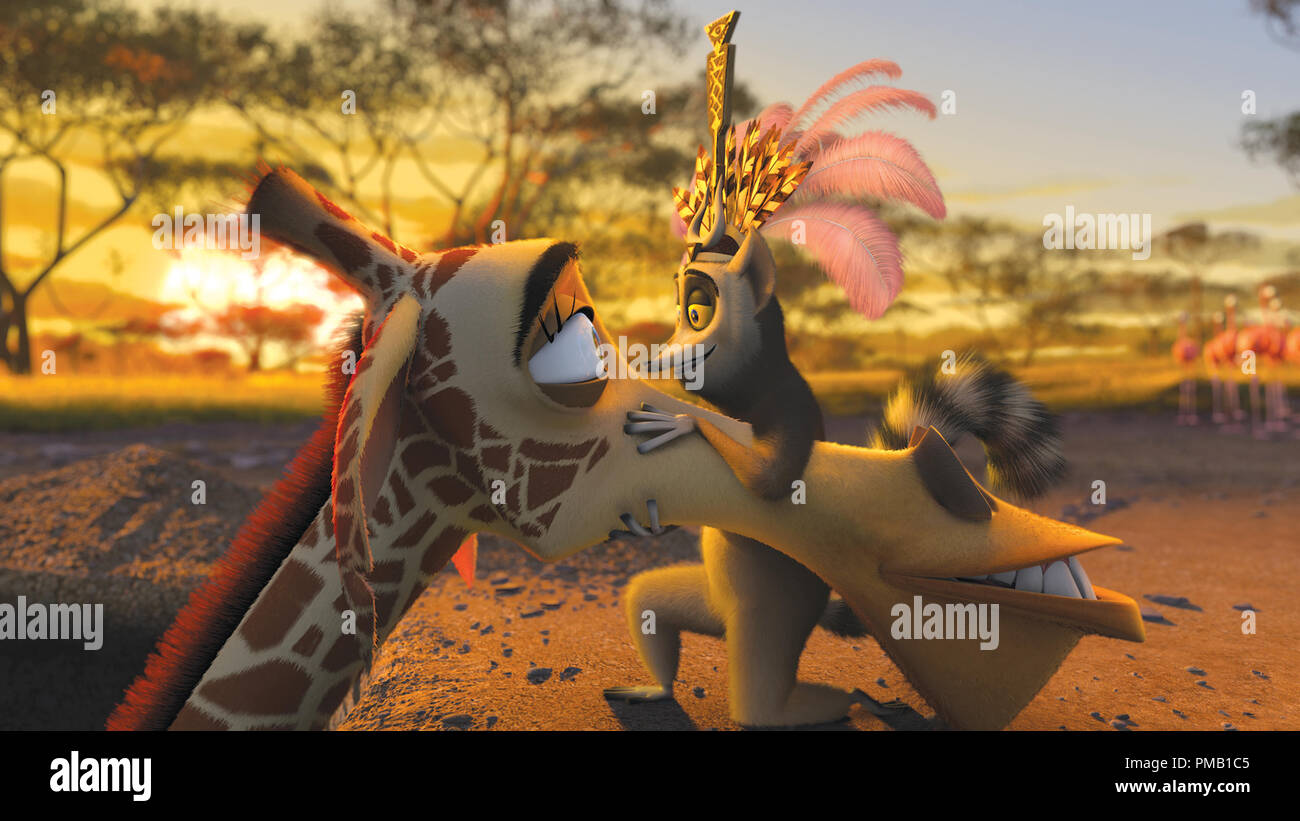 (De gauche à droite) Melman la girafe (DAVID SCHWIMMER) obtient une leçon dans la façon de woo du King Julien (Sacha Baron Cohen) dans des studios DreamWorks "Madagascar : Escape 2 Africa." 'Madagascar : Escape 2 Africa' (2008) DreamWorks Animation LLC Banque D'Images