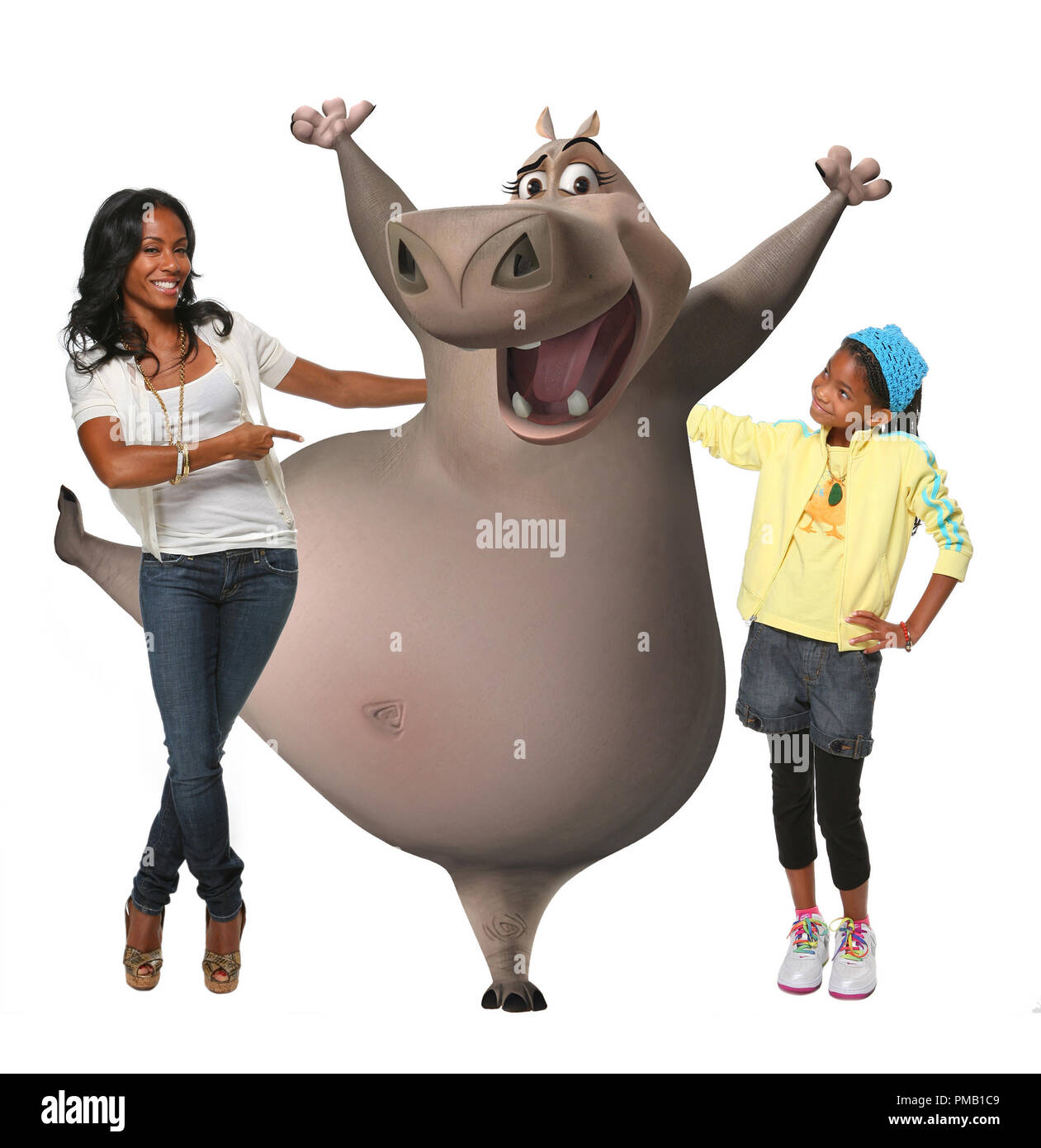 JADA PINKETT SMITH voix Gloria l'hippopotame et WILLOW SMITH voix la jeune Gloria dans des studios DreamWorks "Madagascar : Escape 2 Africa." 'Madagascar : Escape 2 Africa' (2008) DreamWorks Animation LLC Banque D'Images