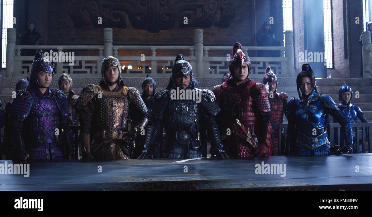 (L à R) XUAN HUANG comme commandant Deng, Eddie PENG YU-YEN en tant que commandant Wu, ZHANG HANYU comme général Shao, KENNY LIN en tant que commandant et Chen TIAN JING LIN en tant que commandant de la légendaire Mae 'Le Grand Mur." Il sera diffusé en 3D par Universal Pictures. (2017) Banque D'Images