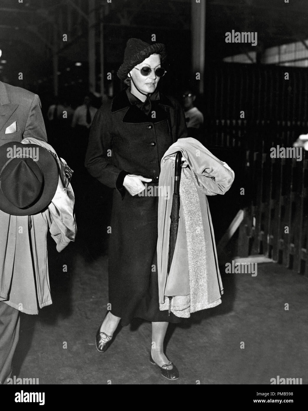 Greta Garbo, vers 1948 référence # 33536 438 THA Photo Stock - Alamy