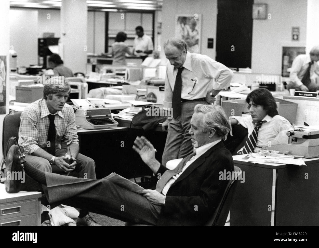Robert Redford, Jack Warden, Jason Robards, Dustin Hoffman, 'All the President's Men', 1976 Warner Brothers référence du dossier 32557 432THA Banque D'Images