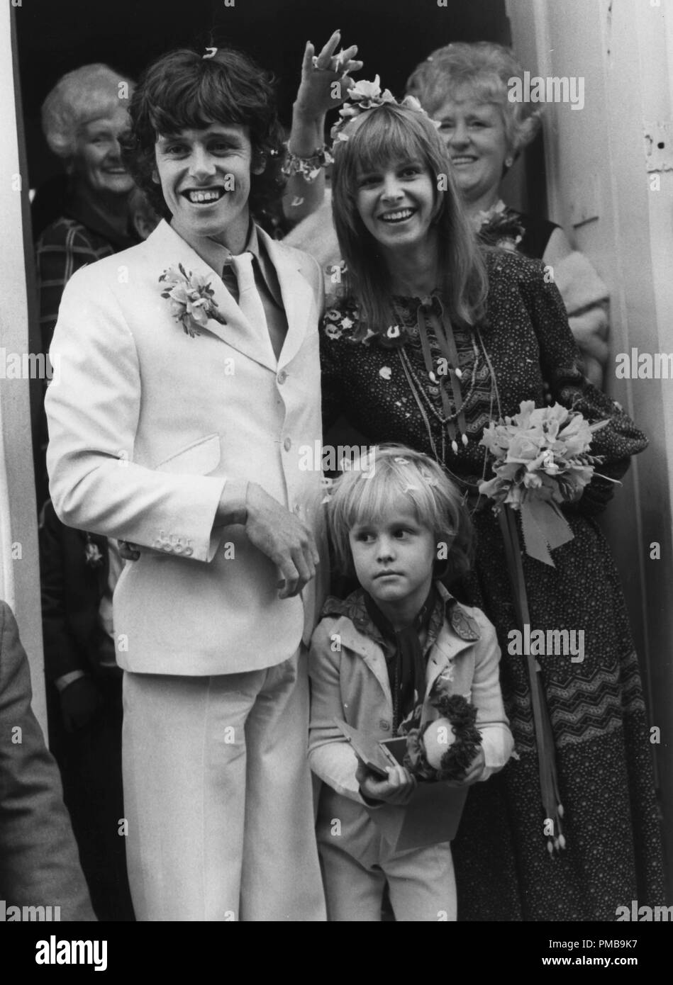 Le chanteur folk Donovan avec son épouse Linda Lawrence et son fils Julian, 1970© CCR /Le Hollywood Archive - Tous droits réservés référence #  32557 844THA Banque D'Images
